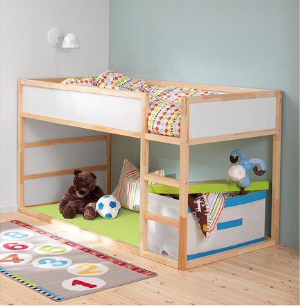 狭い部屋にお勧め二段ベッドを紹介 上部空間を活用・子供も大人も利用可♪