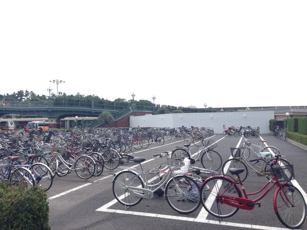 ディズニーランドはお弁当の持ち込み可能 東京方面から自転車訪問 駐輪場も紹介