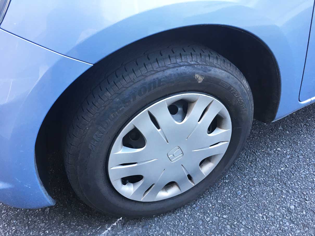 車のタイヤ側面がささくれ 剥がれた場合 走行しても大丈夫 実体験ブログ