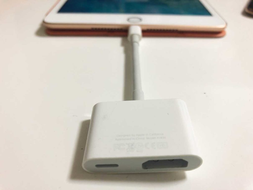 iPadをテレビに映す方法。HDMIケーブル&変換アダプタを使って簡単投影