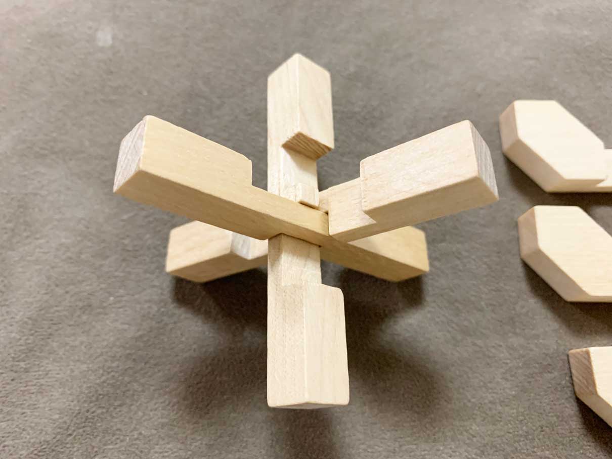 木製立体パズル ウッドパズル の組み立て方 ファースト アロー製花形 難易度 3