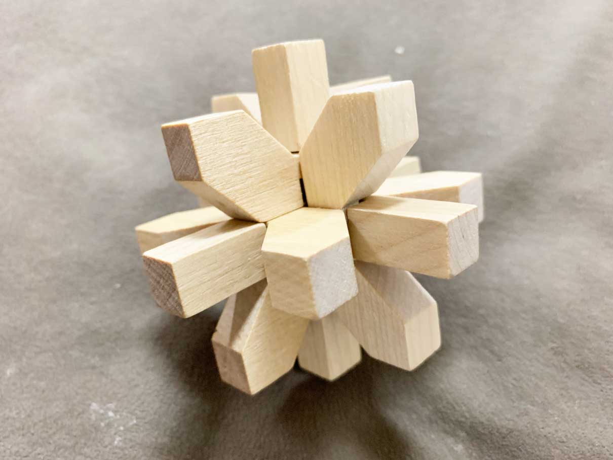 木製立体パズル ウッドパズル の組み立て方 ファースト アロー製花形 難易度 3